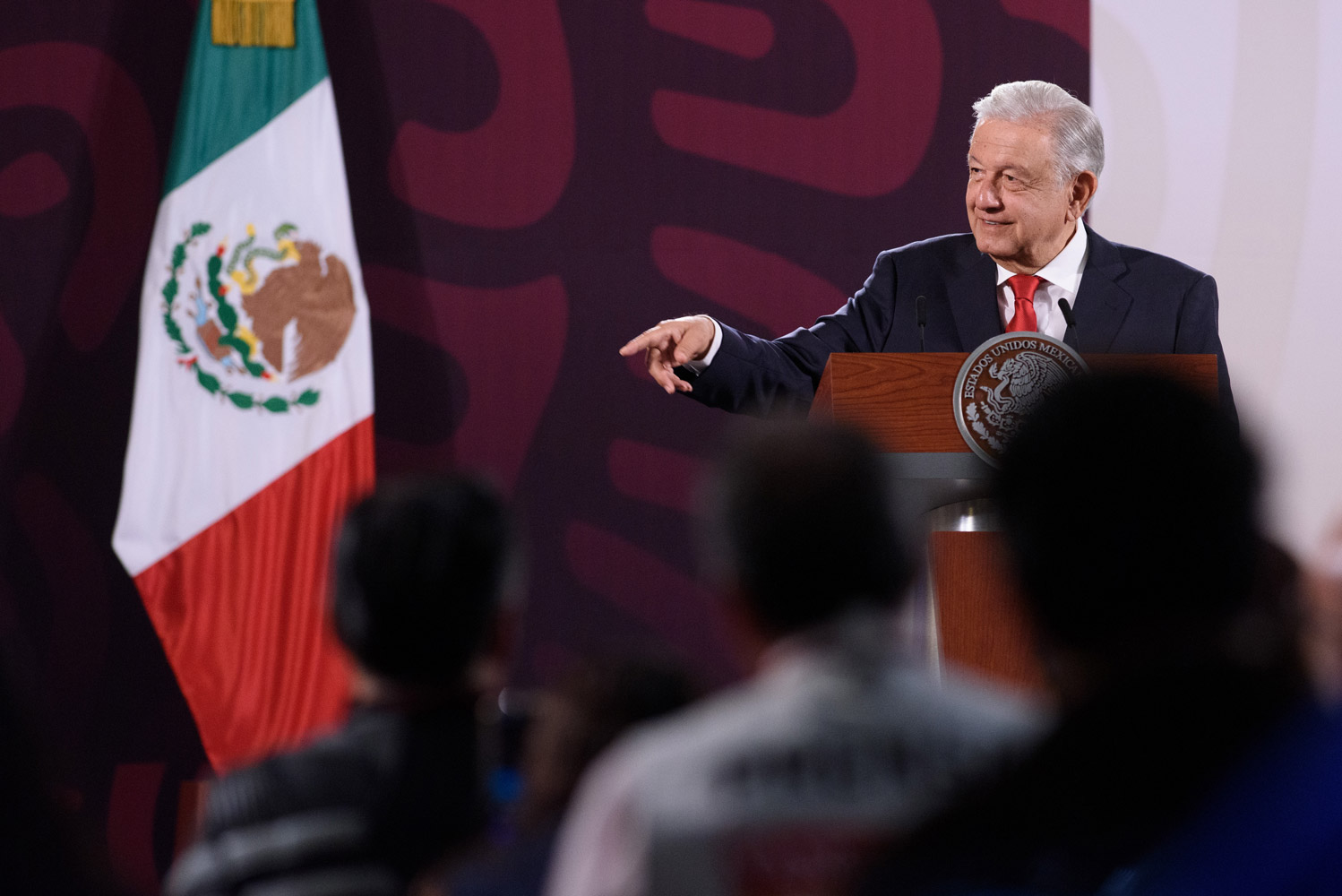 Presidente AMLO acusa maniobra política en el Tribunal Electoral durante su Mañanera